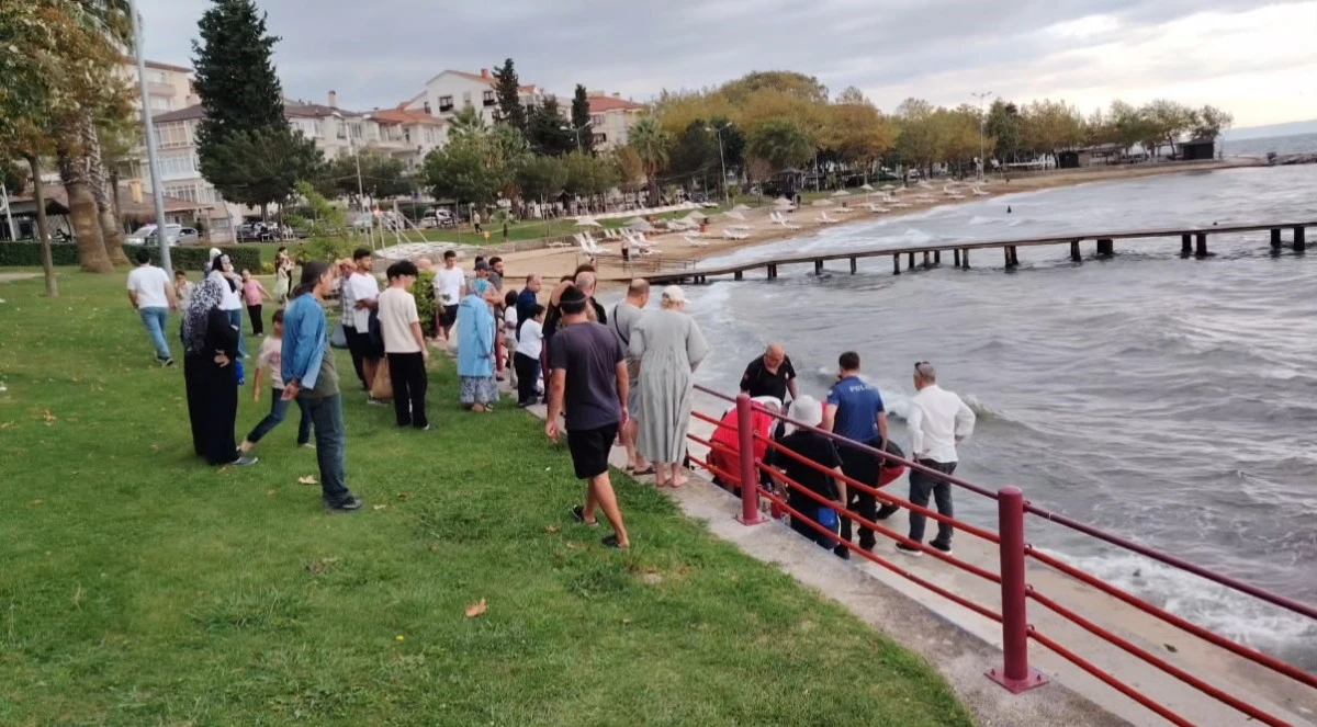 Karamürsel’de tartıştığı arkadaşına kızıp denize atladı
