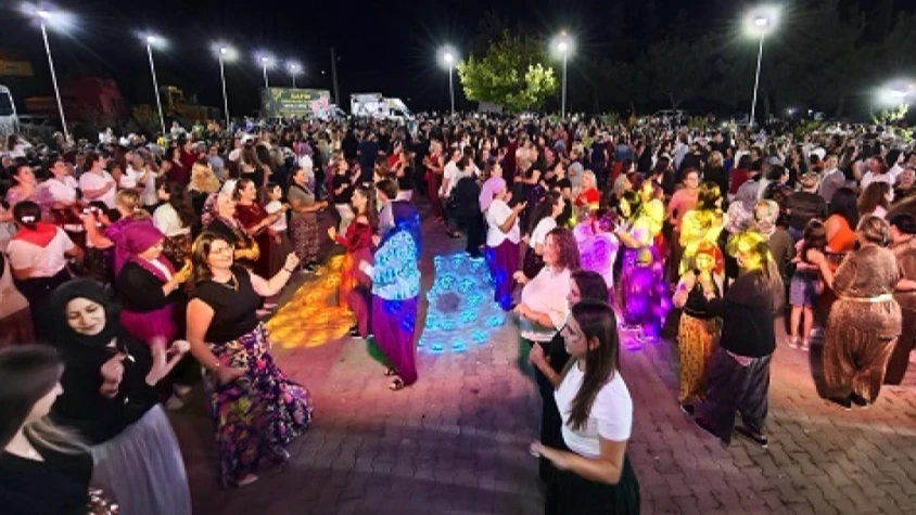Keşan’da 2 bin kadın “Şalvar Gecesi”nde buluştu