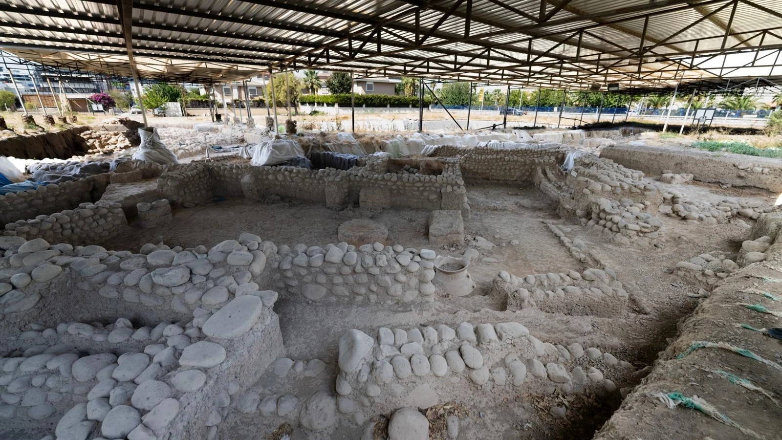 İzmir’in Troya’sı... Yassıtepe’den zenginliğin izleri çıktı