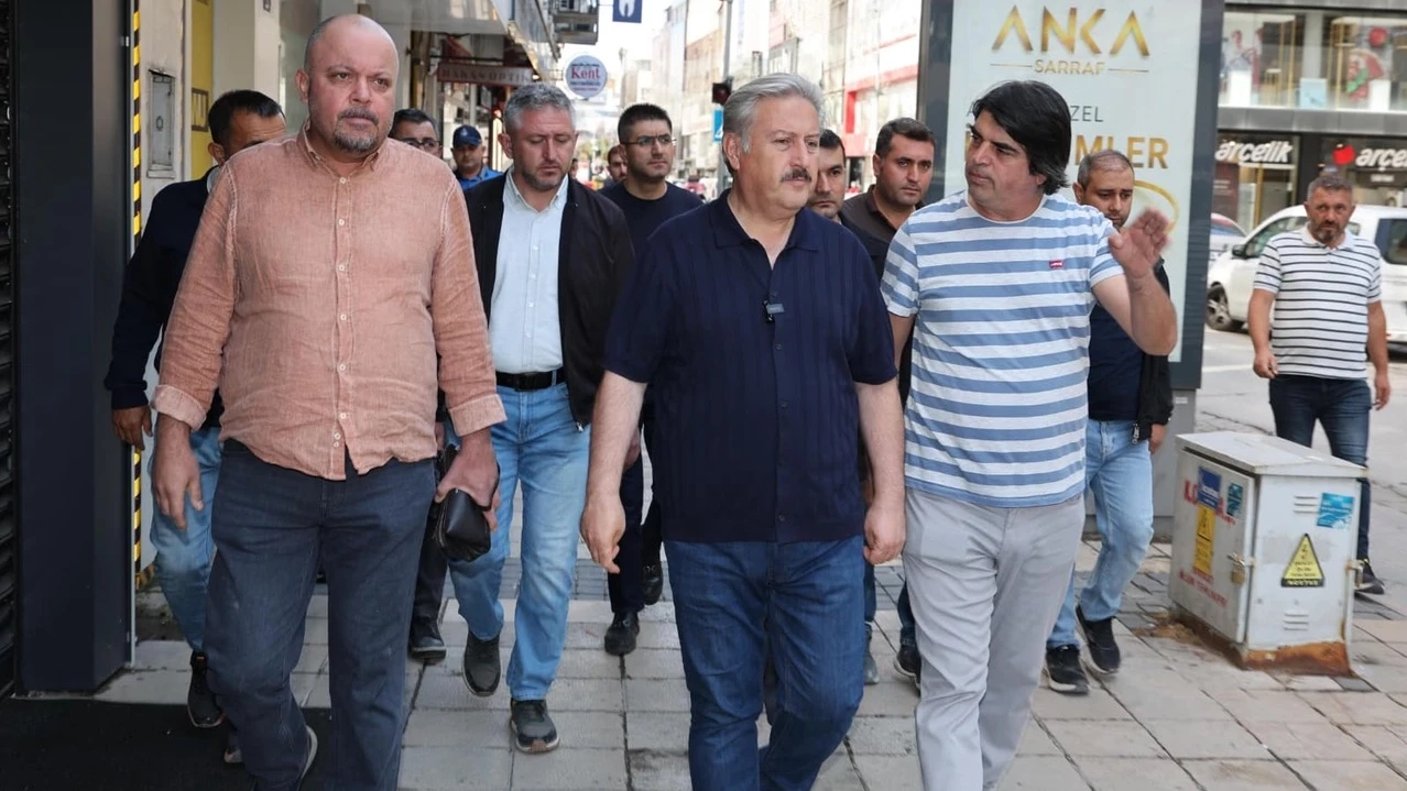 Kayseri Melikgazi'de yollar yenileniyor