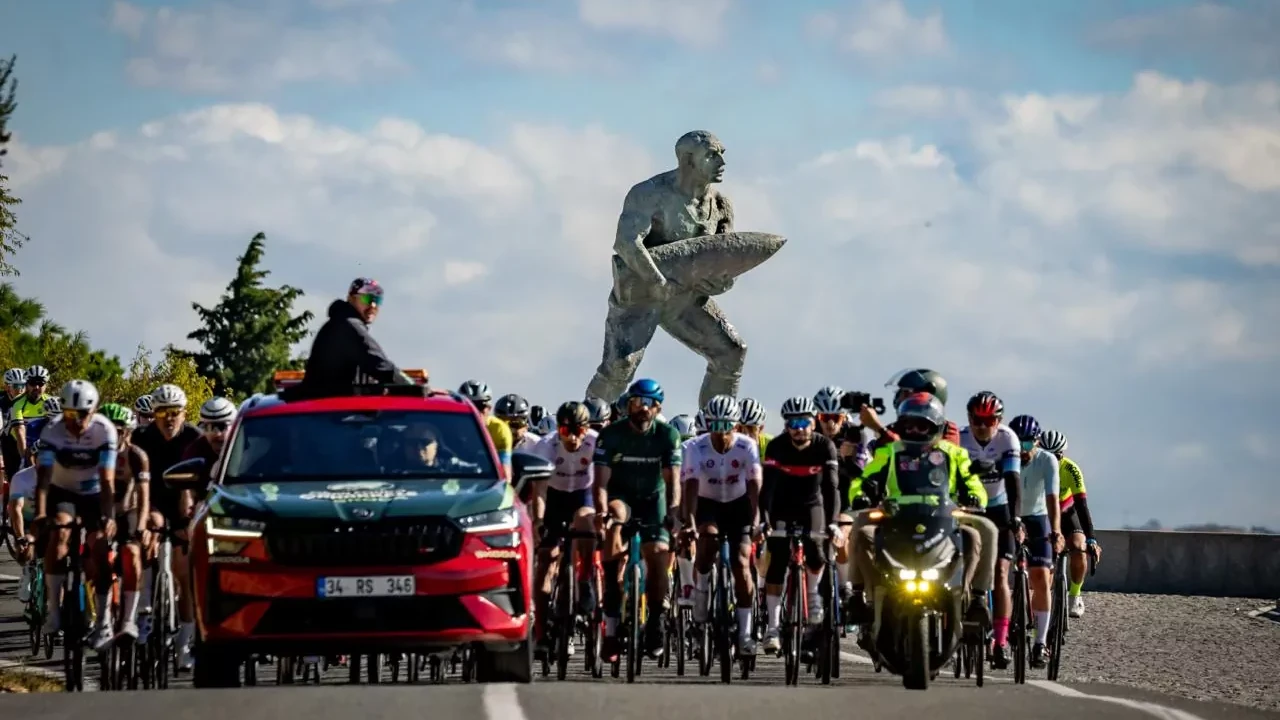 Çanakkale’de iki kıtada pedal çevirdiler... Gran Fondo’da şampiyonlar belli oldu