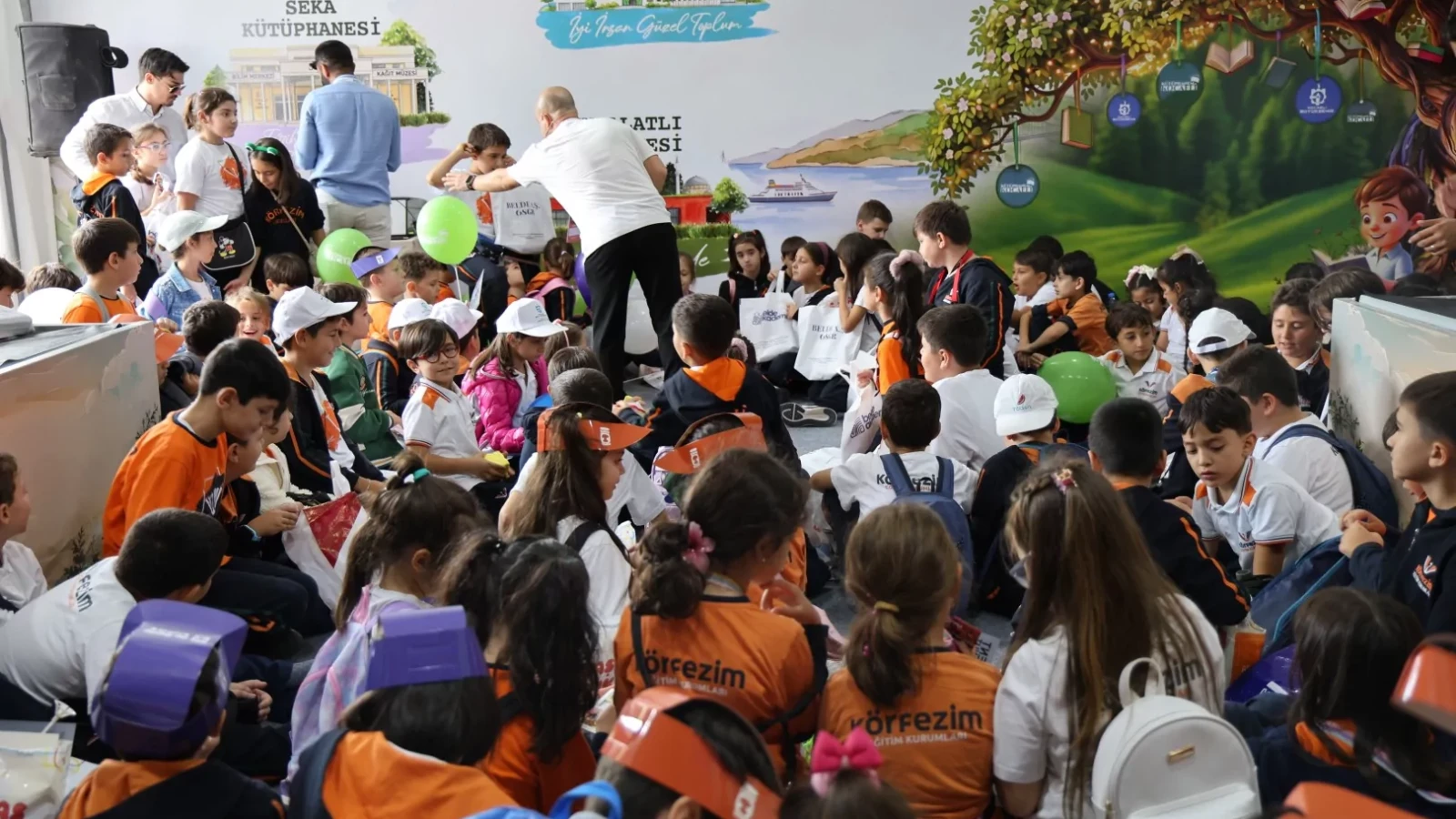 Kocaeli Kitap Fuarı’nda öğrencilerin kitap heyecanı