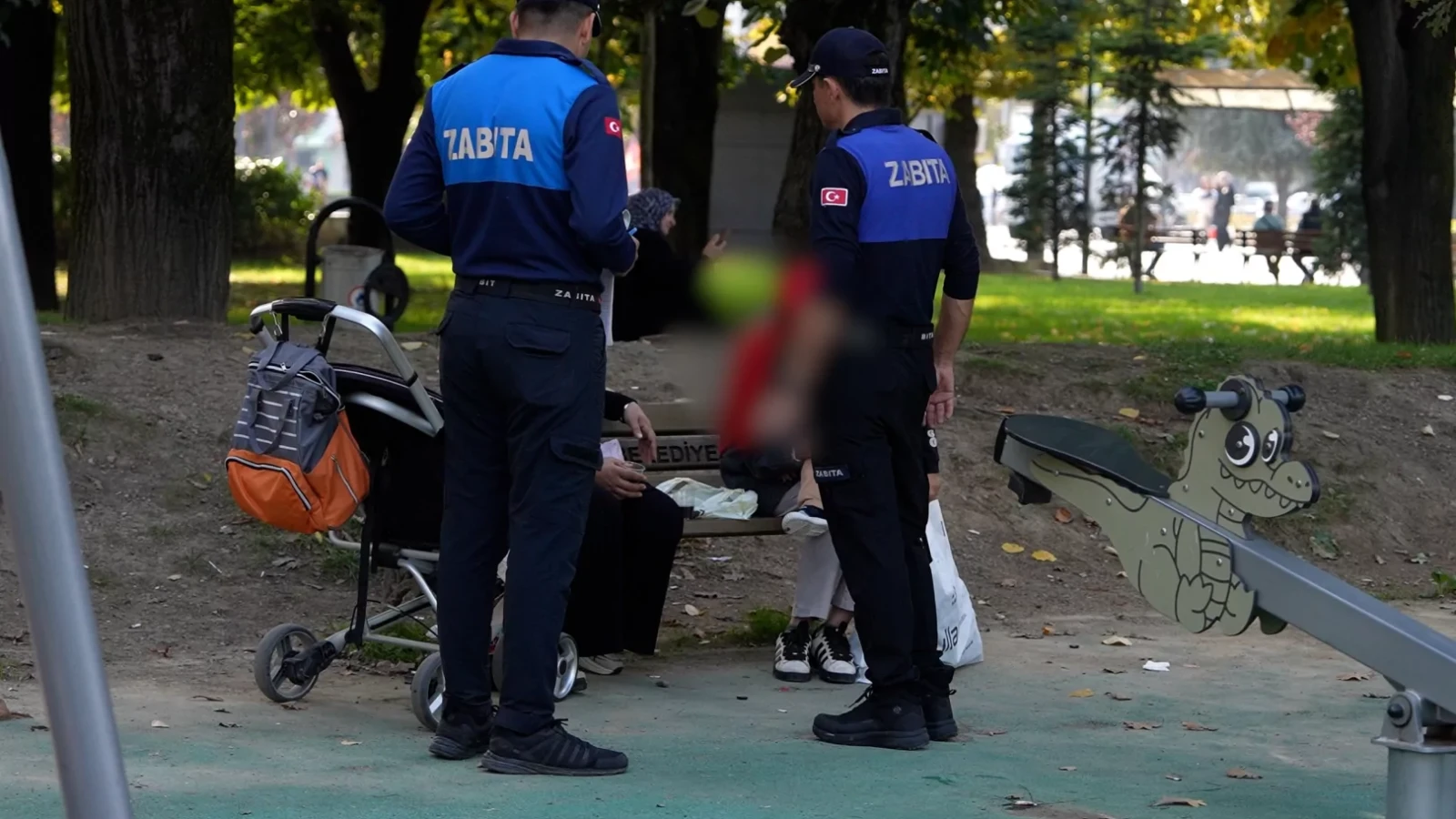 Düzce’de yere atılan izmarite para cezası