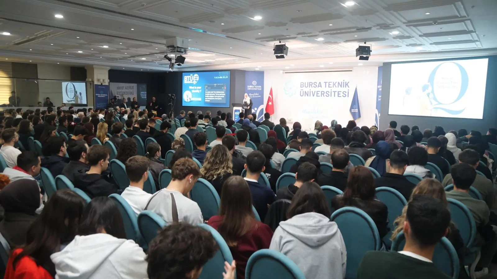 BTÜ’nün konuğu Lauren Booth: Kimlik bu dünyadaki en değerli varlığınızdır