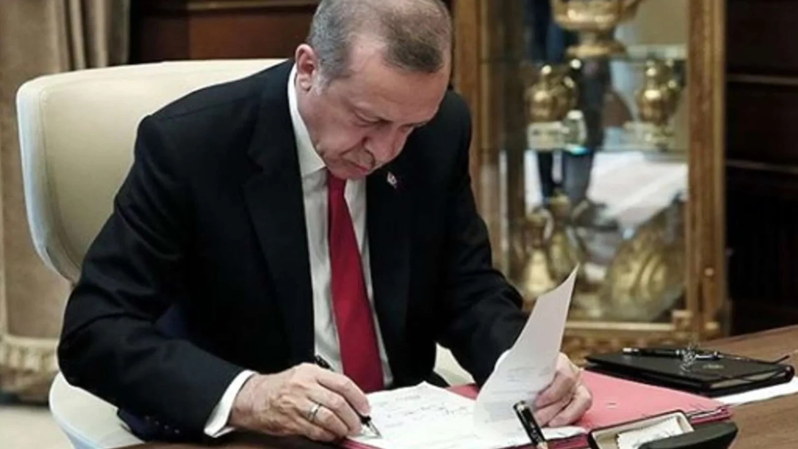 12 kuruma yeni atama