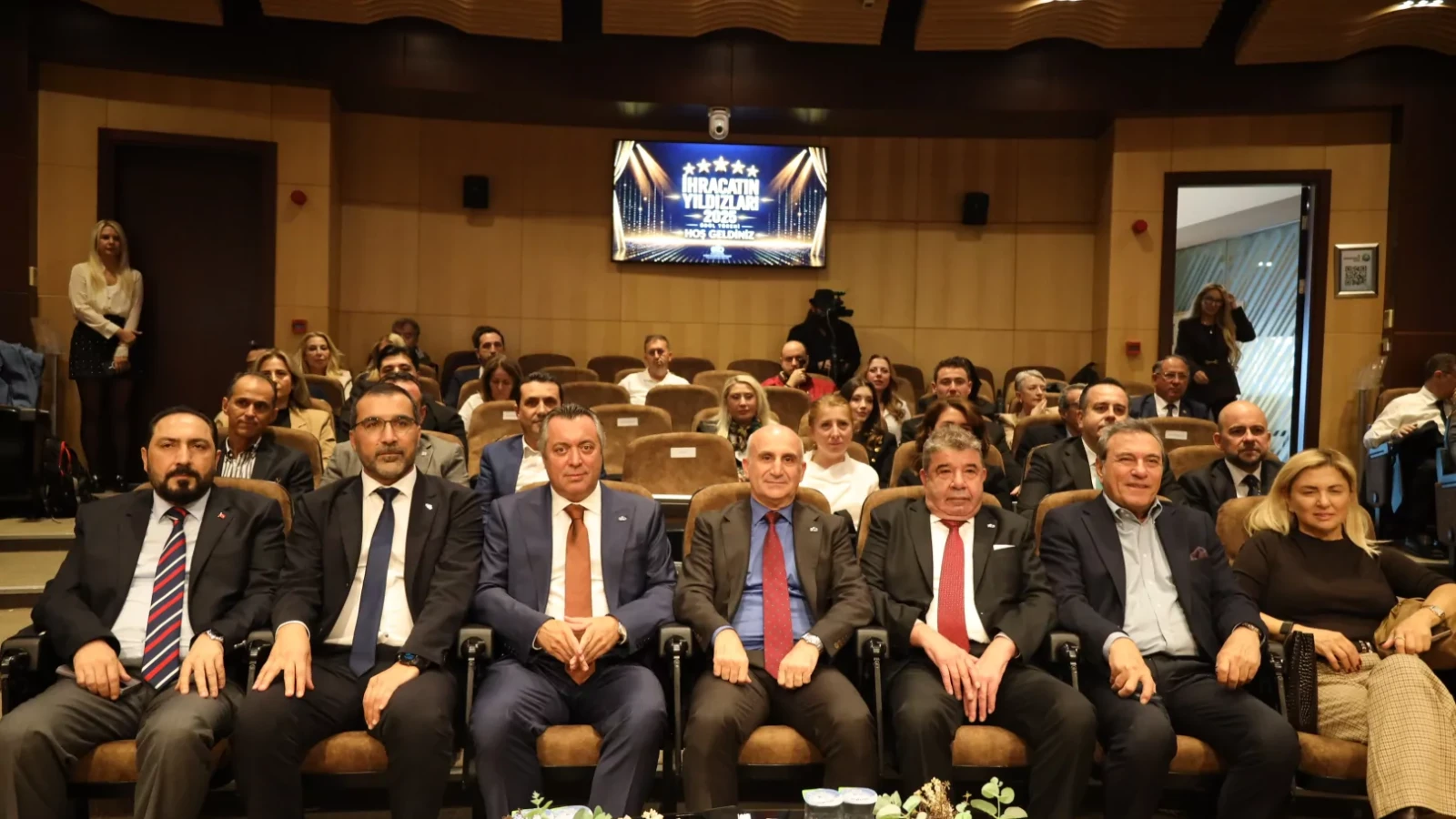 4 Sektörde 20 Firma İhracatın Yıldızı Oldu