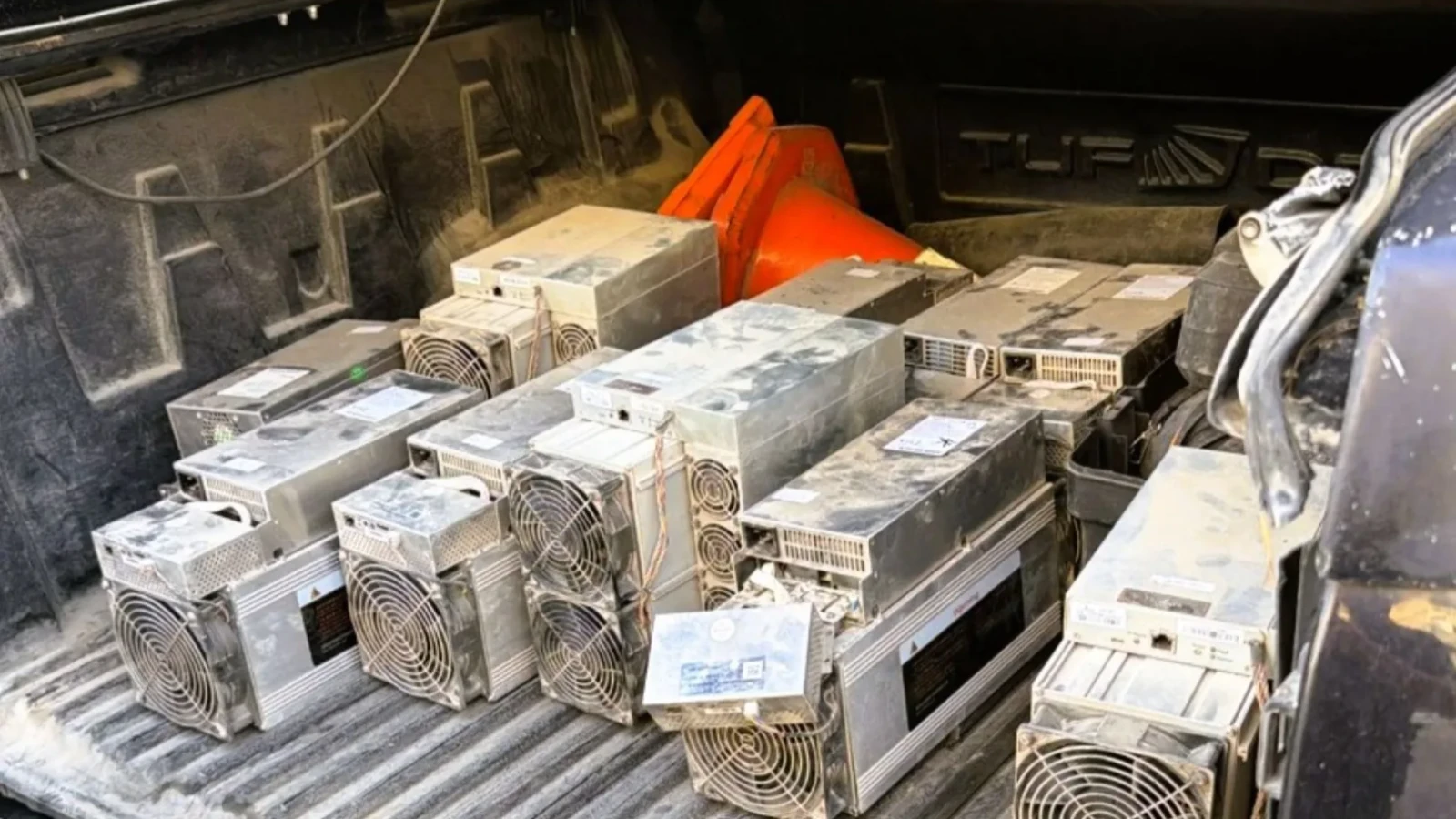 Mardin'de kaçak elektrikle kripto para ürettiler! 200 hanenin tüketimine eşdeğer elektrik kullandılar!