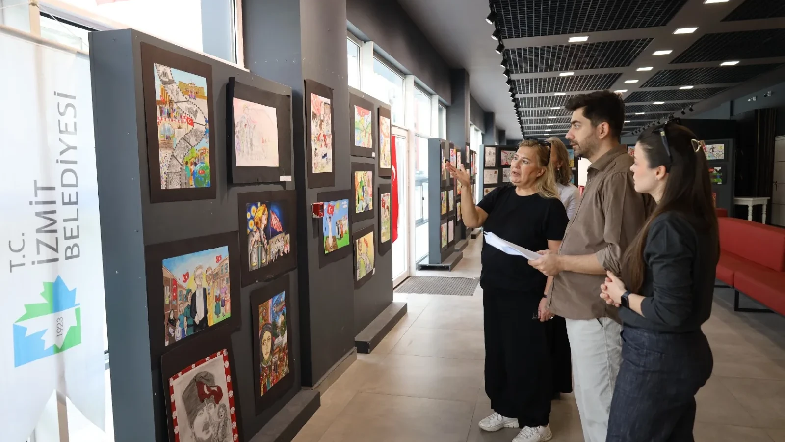 İzmit Belediyesi'nin Cumhuriyet temalı resim yarışması sonuçlandı