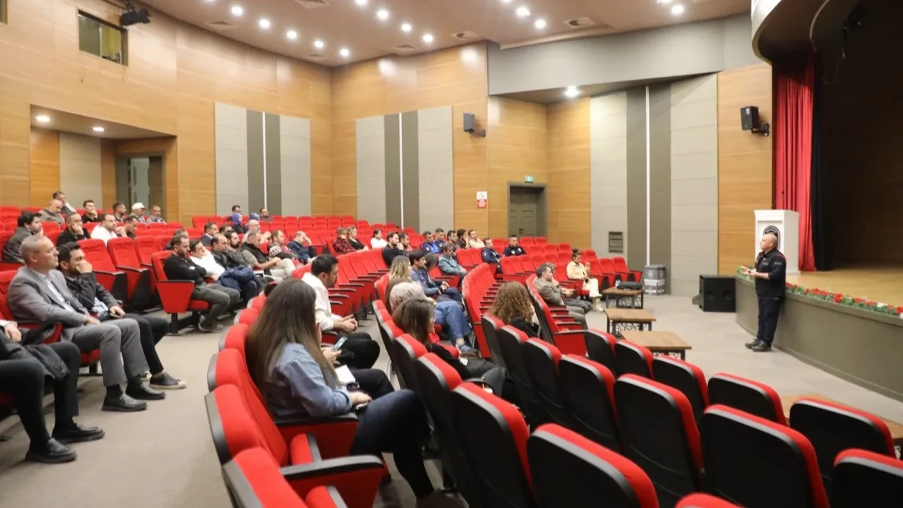 Kayseri Melikgazi personeline afet farkındalık eğitimi