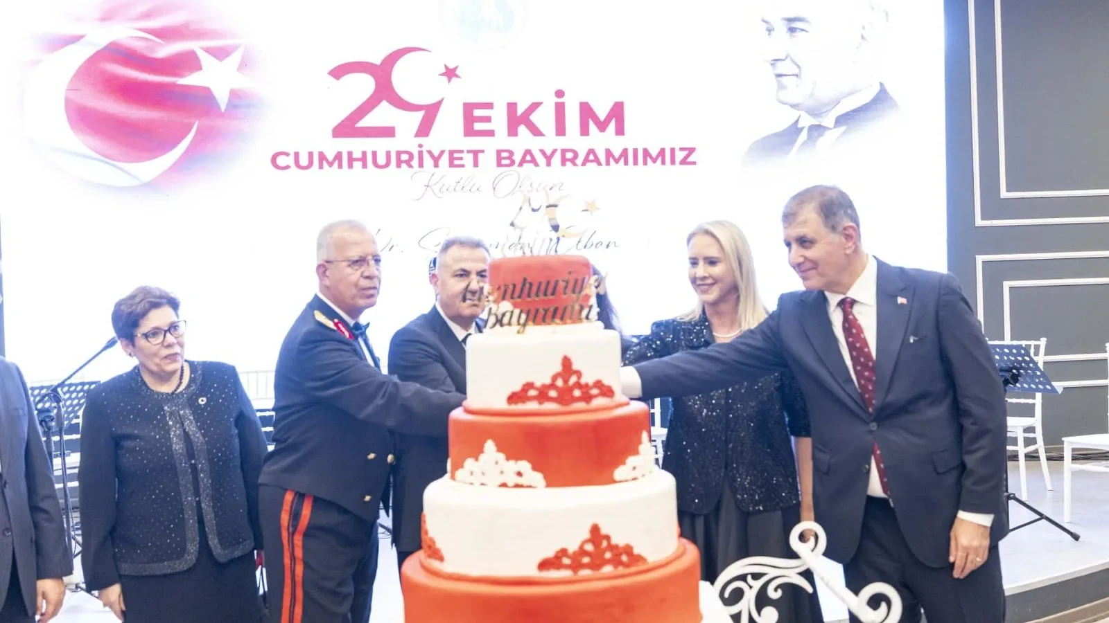 Cumhuriyet’in 103’üncü yaşına İzmir'de özel gece