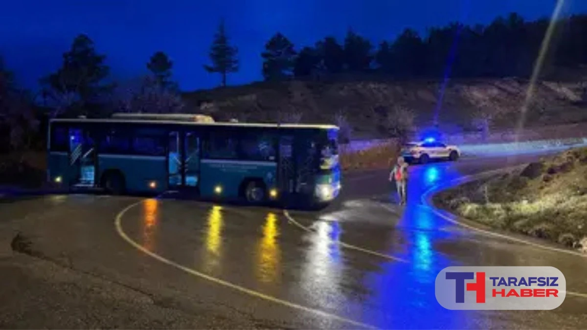 Çaldığı halk otobüsüyle kaza yaptı
