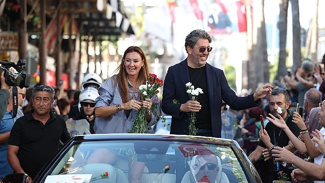Altın Portakal Film Festivali Antalya'da coşkulu kortejle başladı