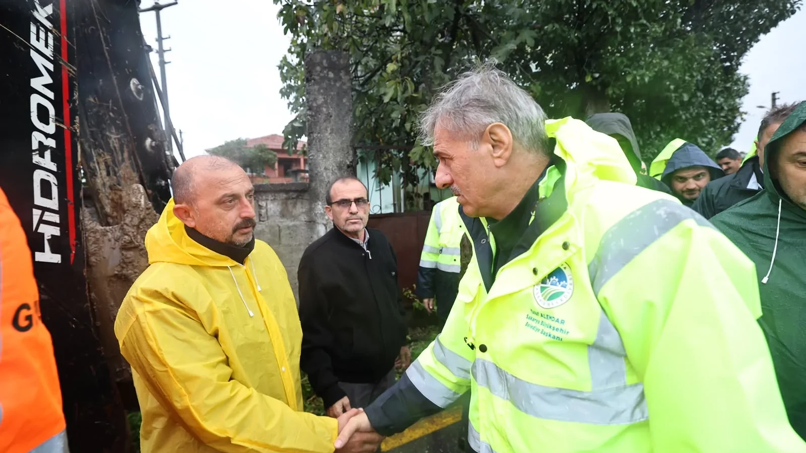 Sakarya'da Vali Doğan ve Başkan Alemdar afet bölgelerinde