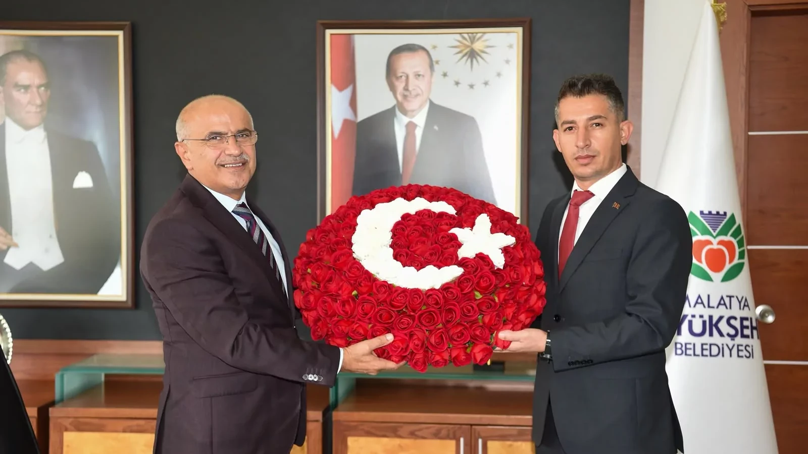 Malatyalı muhtarlardan Başkan Er'e hizmet teşekkürü